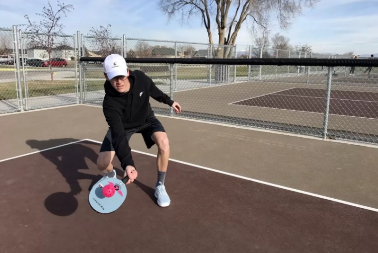 Hướng dẫn cách đánh và xử lý cú đánh thả thứ ba trong Pickleball hiệu quả