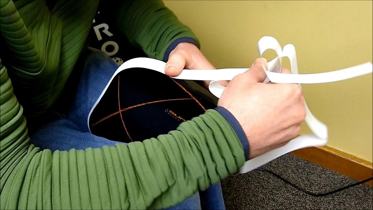 Hướng dẫn dán viền vợt Pickleball đúng cách, giúp bảo vệ vợt bền lâu