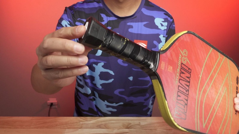 Chia sẻ cách quấn cán vợt Pickleball đúng chuẩn, đảm bảo hiệu suất thi đấu