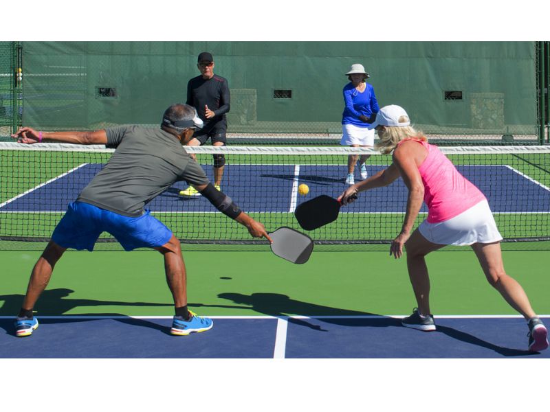 Hướng dẫn cách đánh và xử lý cú đánh thả thứ ba trong Pickleball hiệu quả