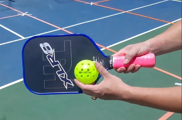 Hướng dẫn cách phát bóng Pickleball cơ bản đúng kỹ thuật