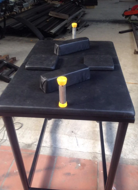 Bàn vật tay Tuấn Vũ