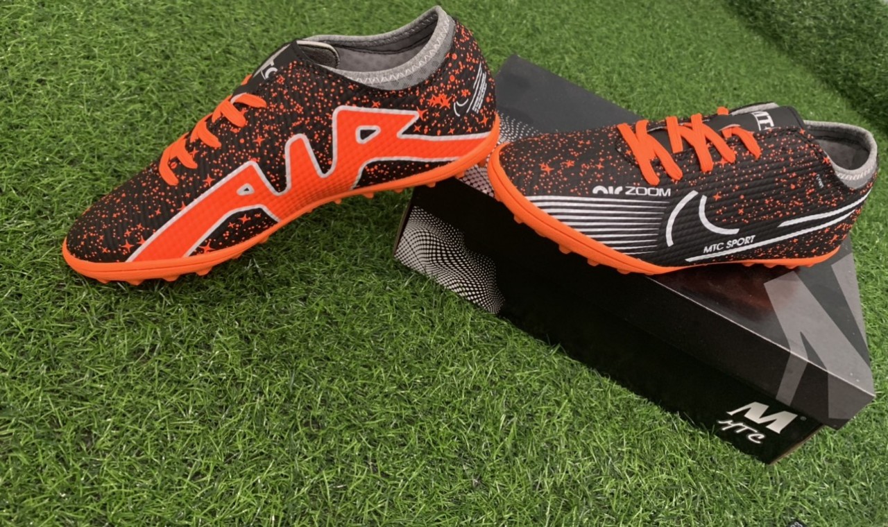 Giày đá bóng MTC