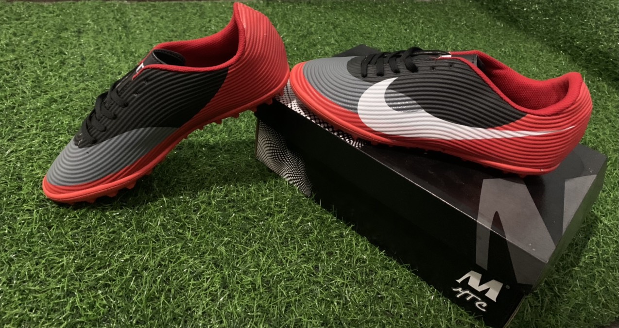 Giày đá bóng MTC