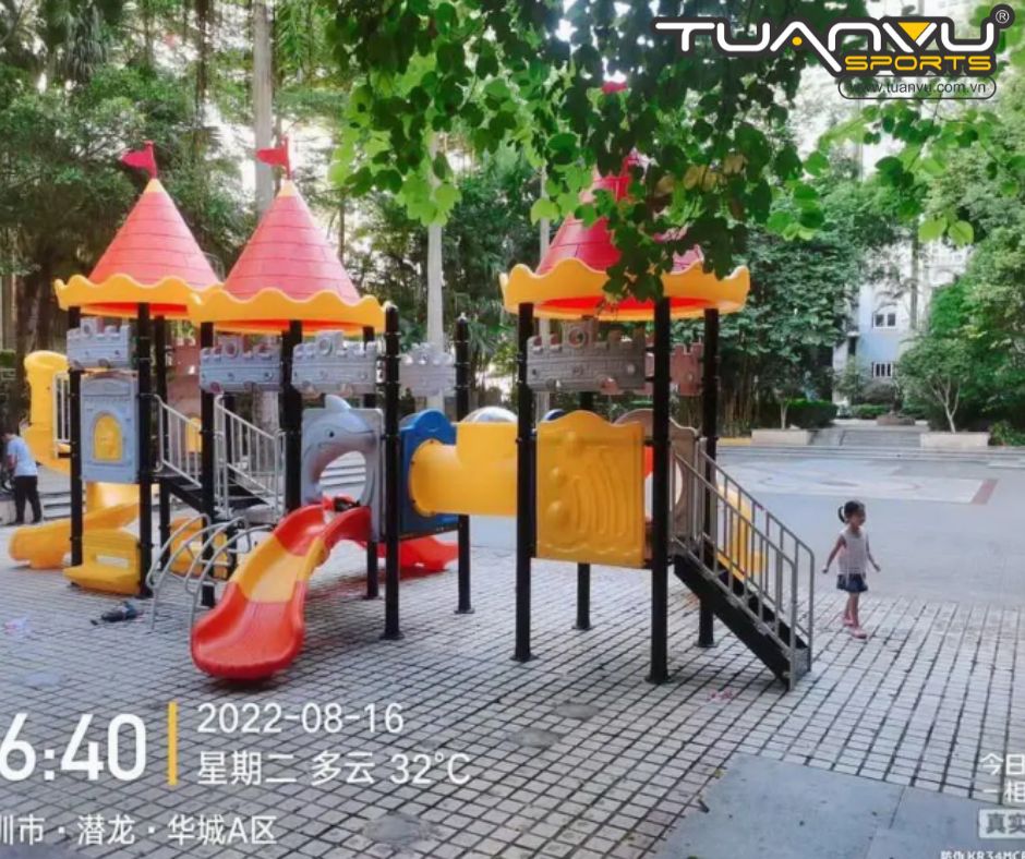 Lâu đài cổ tích ngoài trời 2 tầng