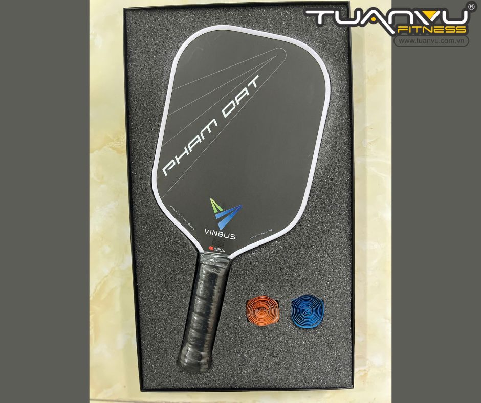 Vợt pickleball đặt theo giải đấu
