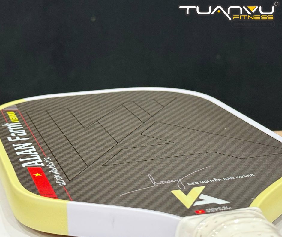 Vợt Pickleball CEO Tập đoàn King ALAN