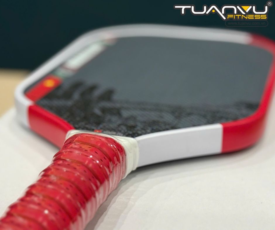 Vợt Pickleball Max Zulian Titan độc bản