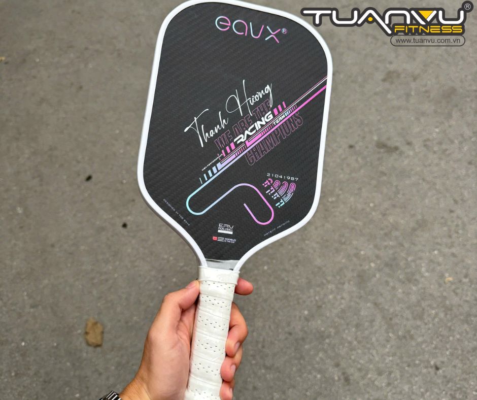 Vợt Pickleball EAVX dấu ấn tên riêng