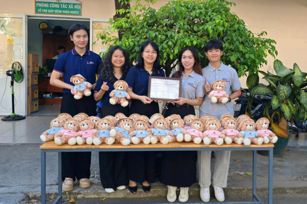“Vòng Tay Ấm” – BMWine partners with the “Vòng Tay Ấm” program by Social Enterprise Vietnam Children’s Fund, spreading love to children at Children’s Hospital No. 2