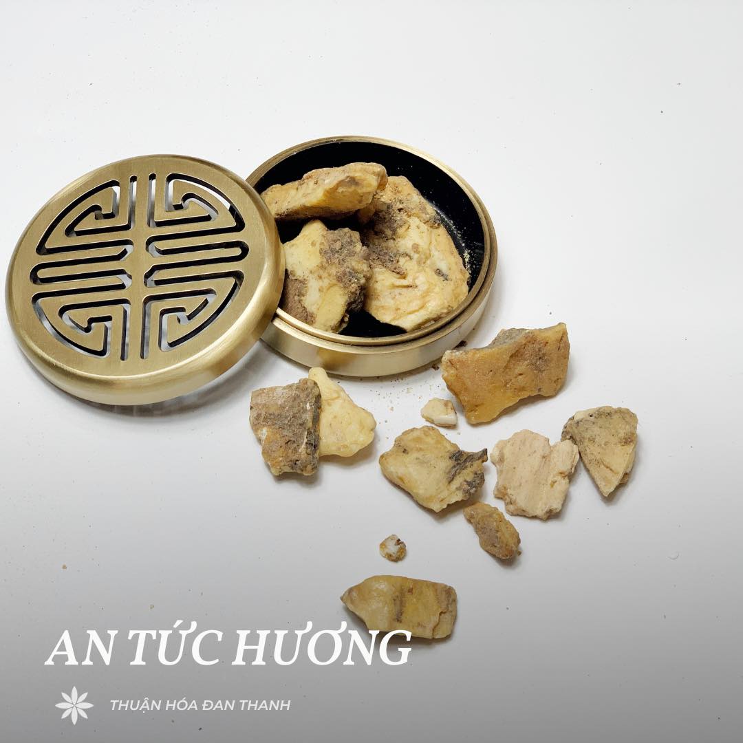 AN TỨC HƯƠNG