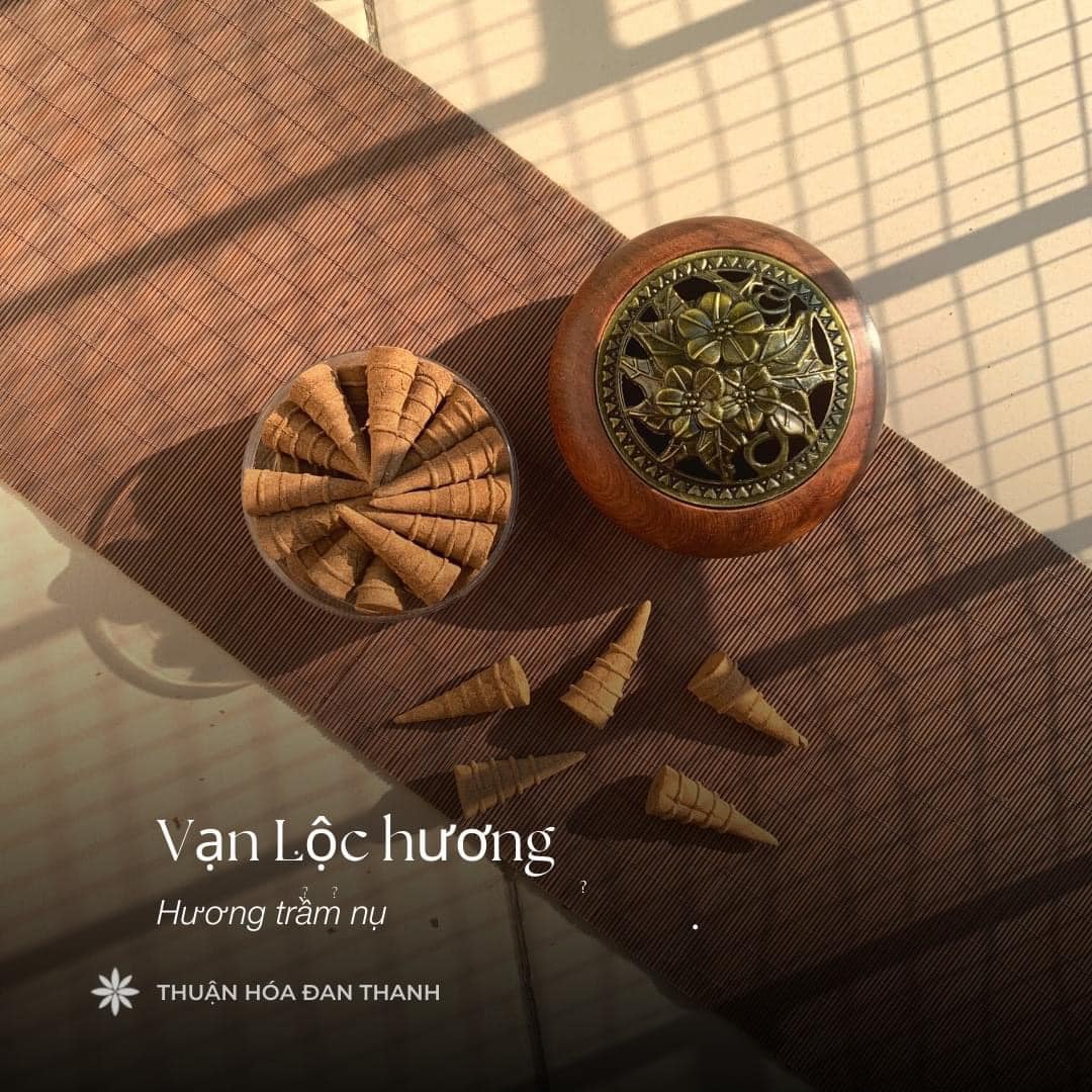 Trăm cách thanh tẩy không bằng thắp một nụ TRẦM