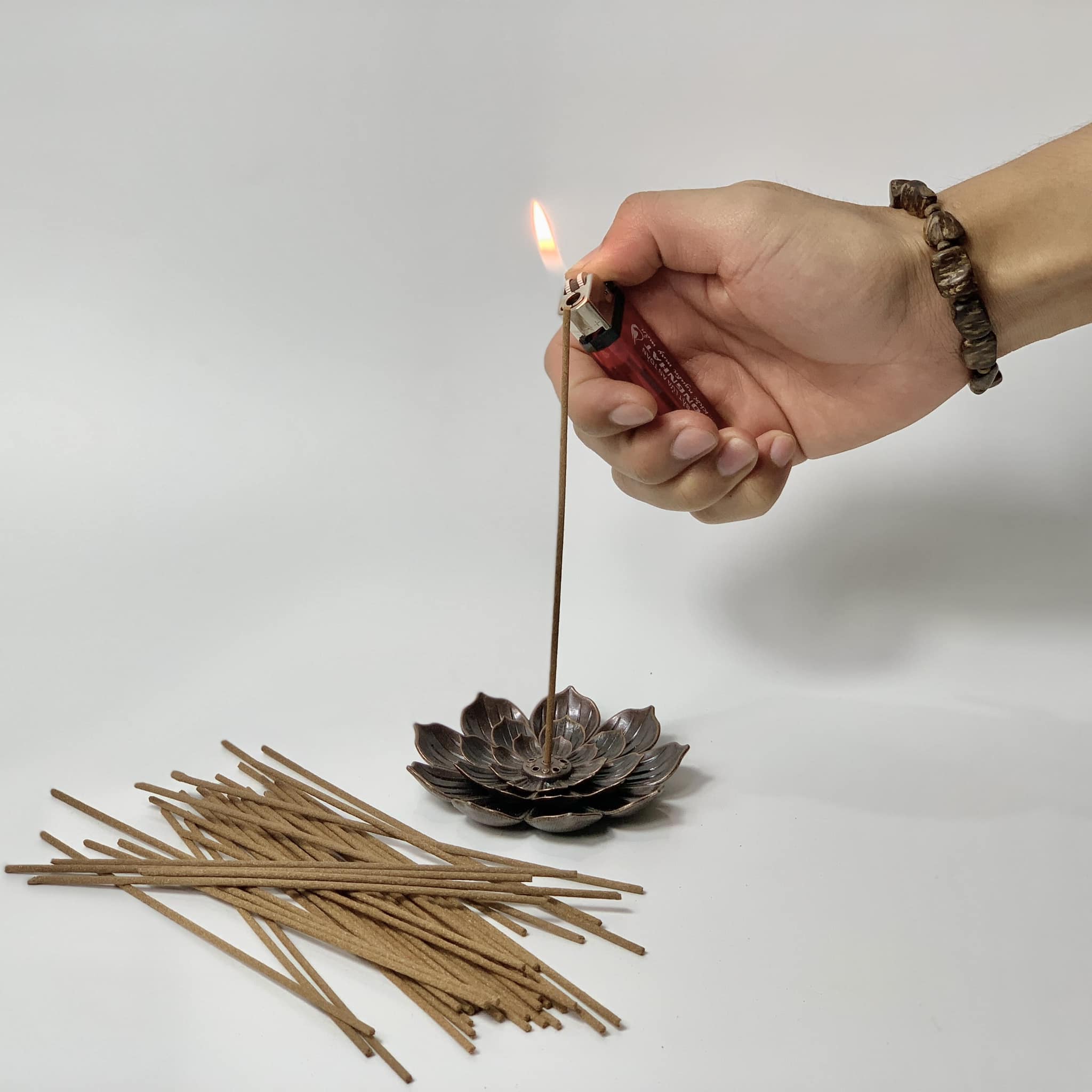 MÙA MƯA ẨM NÊN ĐỐT ĐÀN CHO KHÔNG GIAN