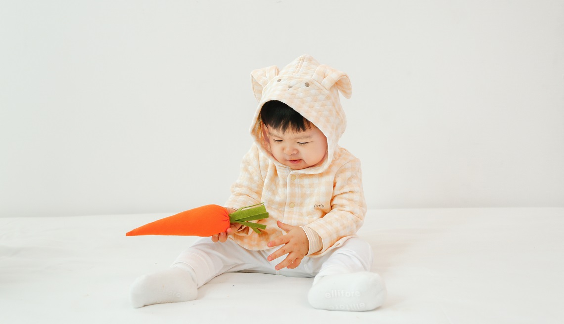 Những lưu ý khi mặc đồ sơ sinh cho bé vào mùa xuân Những lưu ý khi mặc đồ sơ sinh cho bé vào mùa xuân