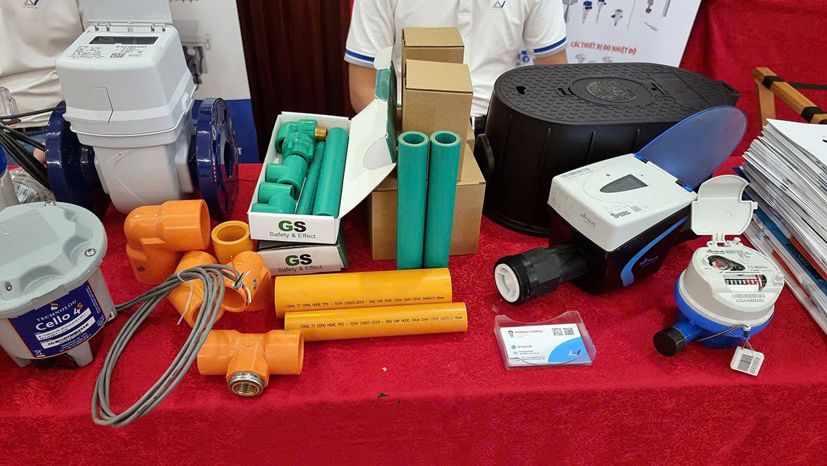 Gian hàng trưng bày sản phẩm của công ty Lạc Việt