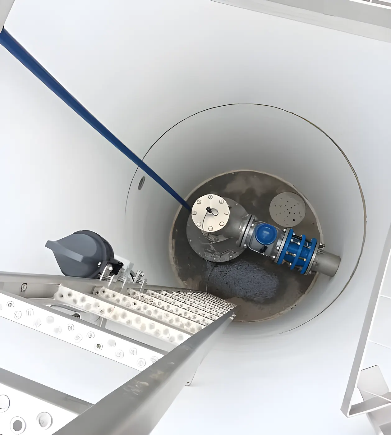 Giếng khai thác nước ngầm – Leipziger Wasserwerke (Đức) – đo lưu lượng không cần đoạn thẳng trong giếng chật – KROHNE WATERFLUX 3070