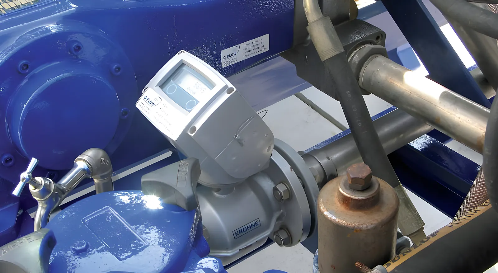 Skid bảo dưỡng giếng – Q-FLOW (Hà Lan) – dùng pin, nơi không có điện lưới – KROHNE WATERFLUX 3070