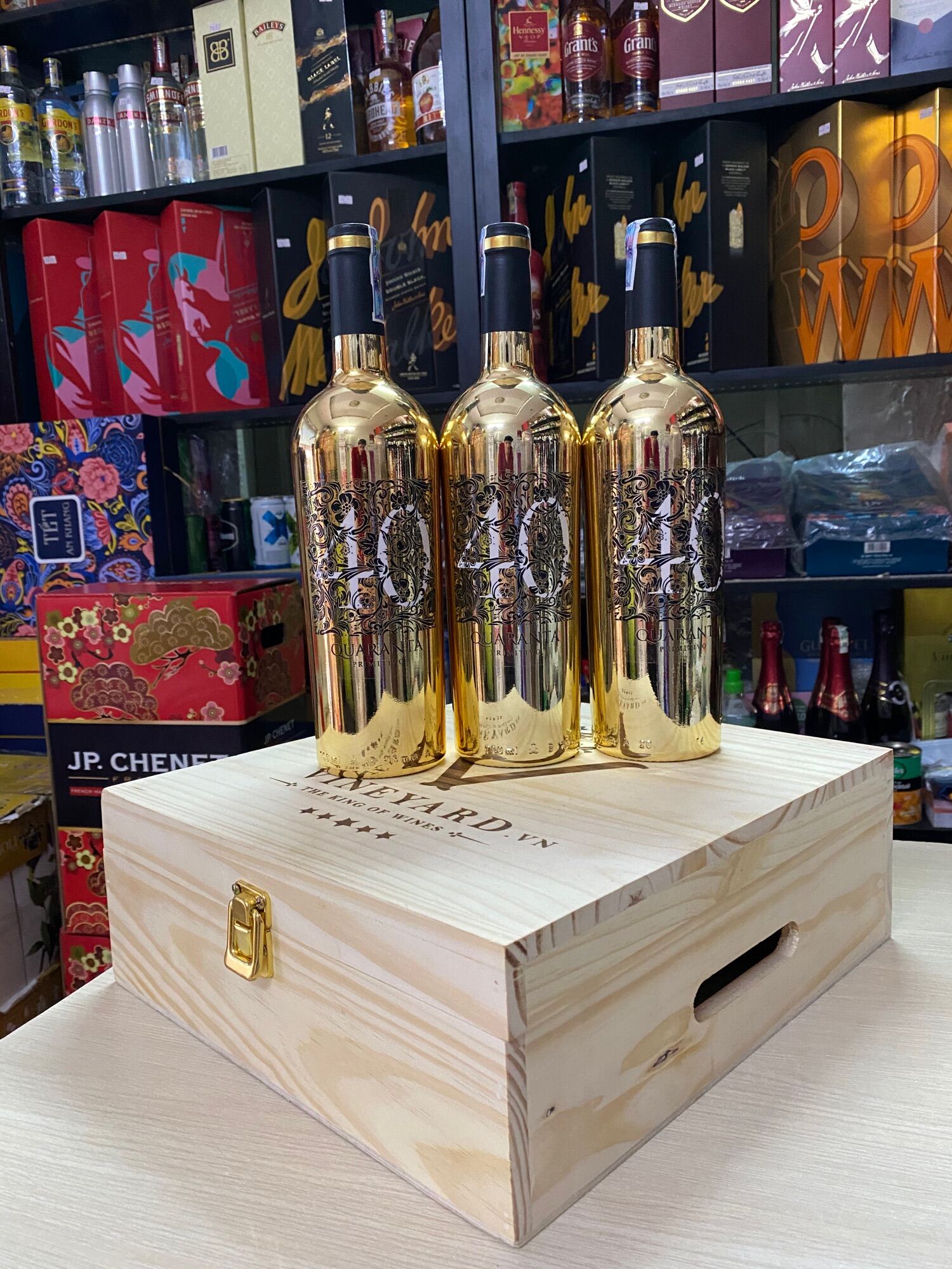 Combo 3 chai Vang Ý 40 Quaranta Primitivo 15% 750ml- Chai vàng- Tặng kèm hộp gỗ