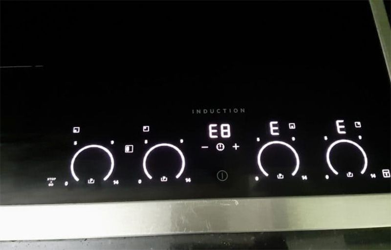 Bếp từ báo lỗi E8