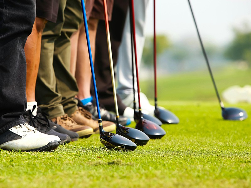 Để thực hiện tốt các động tác, kỹ thuật trong bộ môn đánh golf việc lựa chọn được chiếc gậy chơi golf phù hợp quyết định đến 30% chiến thắng.