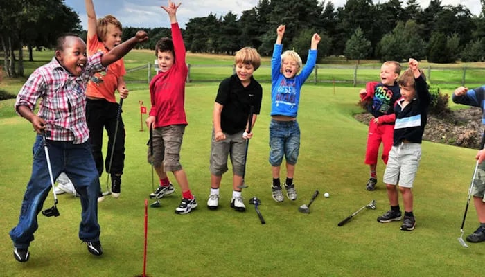 Lợi ích của hoạt động chơi Golf đối với trẻ em