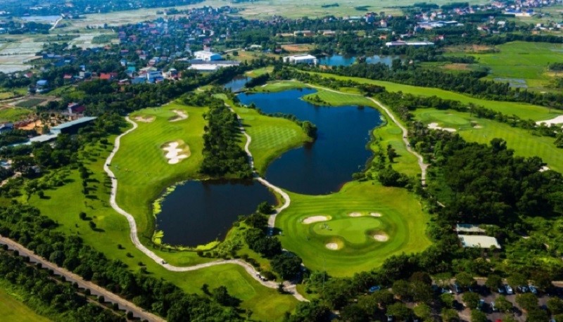Sân golf Minh Trí – Hanoi Golf Club tựa như một bức tranh sơn thủy hữu tình