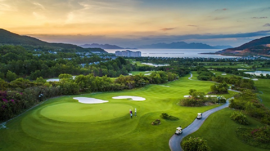 Sân golf Vinpearl Phú Quốc được xây dựng theo mô hình sân golf biển đảo độc đáo