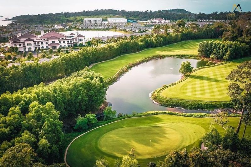  Các hố golf được thiết kế đa dạng