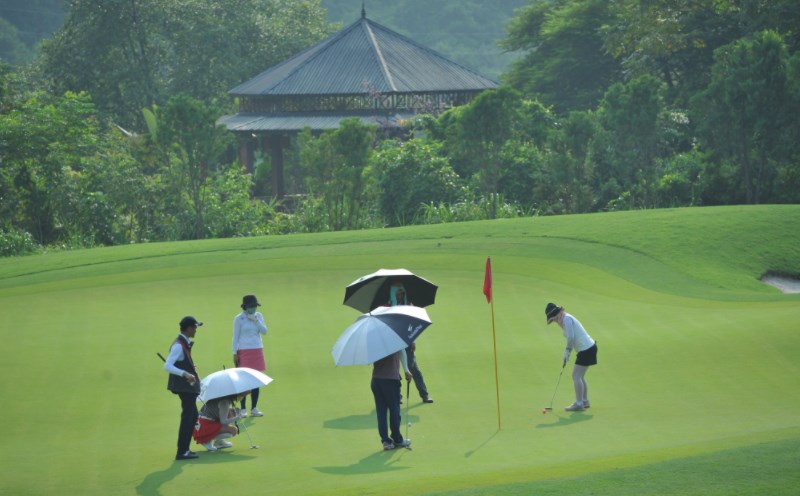 Trải nghiệm chơi golf tại sân golf Kim Bảng