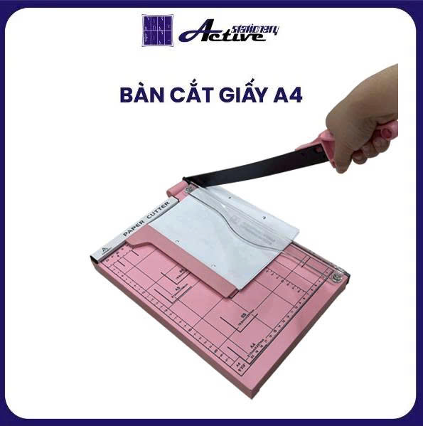 Bàn cắt giấy A4 sắt - Có thanh chặn giấy - Màu Hồng