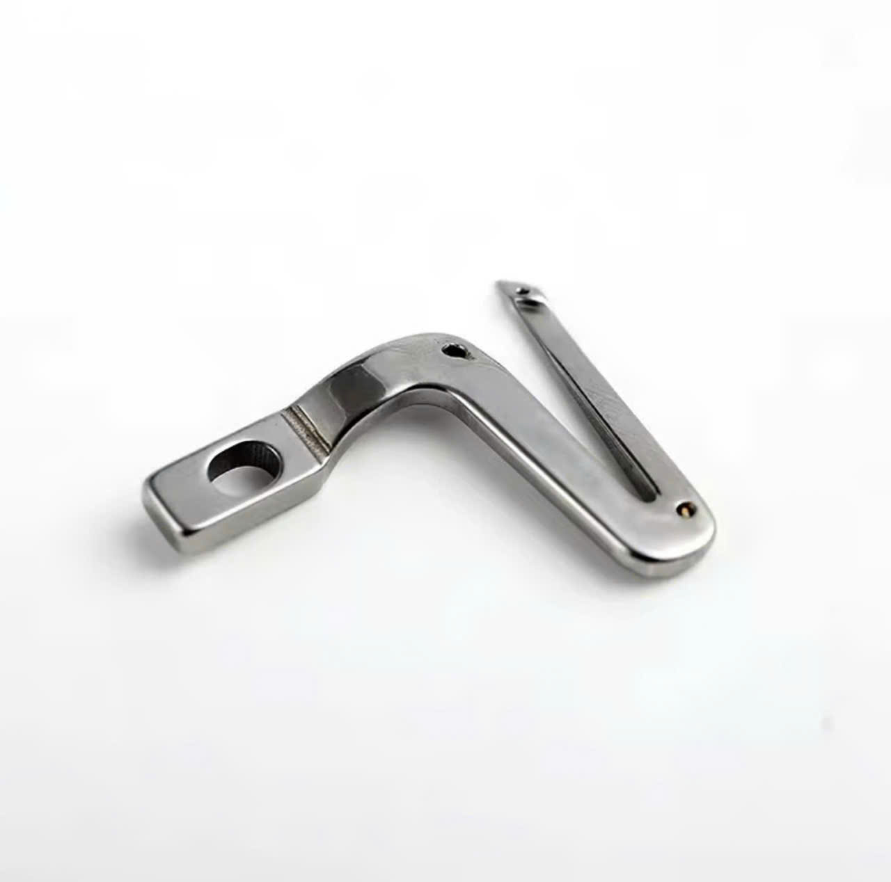 Mỏ móc máy vắt sổ JUKI MO-25006700 118-88401/118-88104(81) được dùng trong ngành may mặc(GIÁ 1 CÁI)