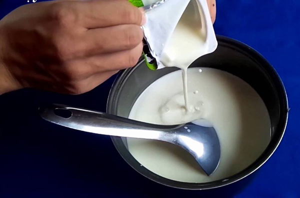 Làm sữa chua đơn giản tại nhà