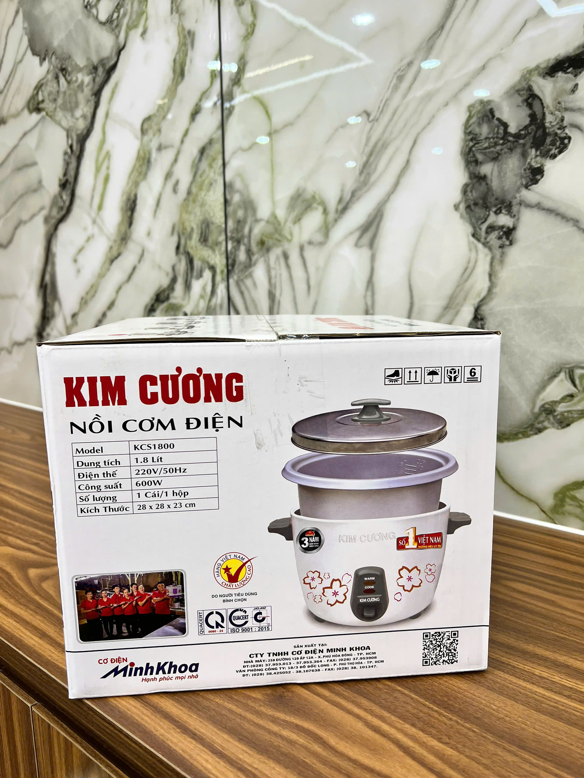 Nồi cơm điện thân sắt Kim Cương siêu bền mẫu mới sản xuất hoa văn ngẫu nhiên [Bảo hành 3 năm]