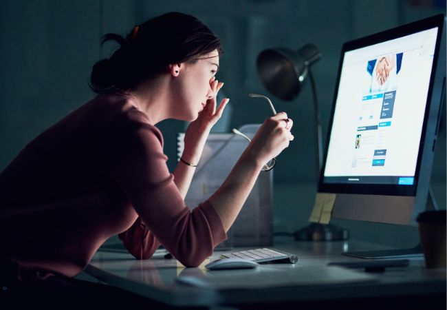 Mỏi Mắt Là Gì? Nguyên Nhân và Triệu Chứng