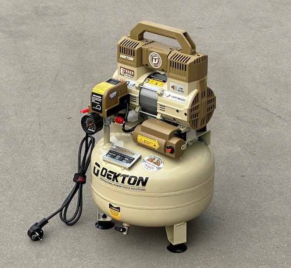 Máy Nén Khí Không Dầu Dekton DK-AC2912VTG | 1.1HP - 12 Lít | Ruột Bình Chống Gỉ - Nhỏ Gọn Linh Hoạt