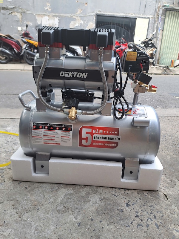 Máy Nén Khí Không Dầu Dekton DK-AC3925PROMAX (1.8HP - 22L) – Bình Nhôm Chống Rỉ Sét