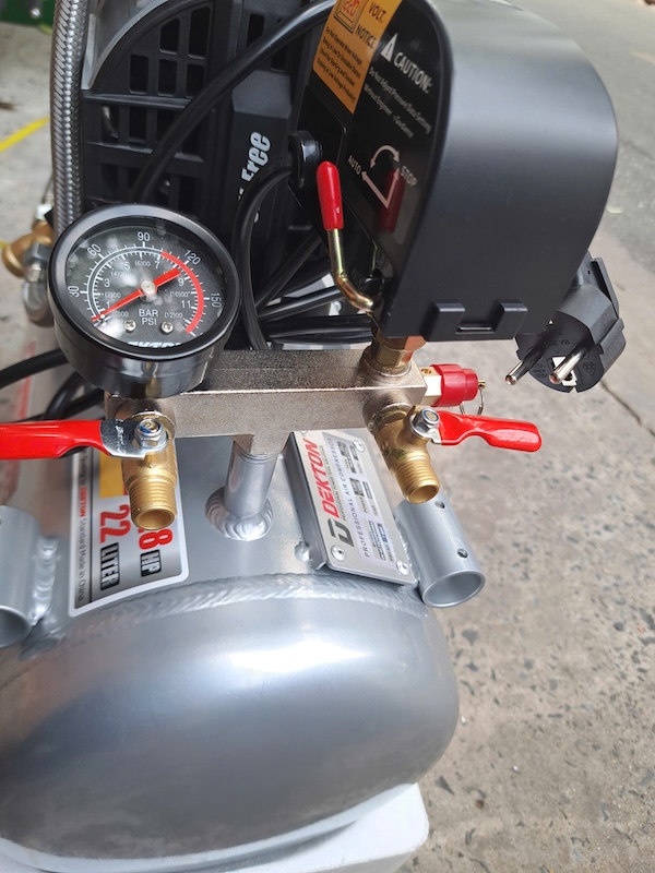 Máy Nén Khí Không Dầu Dekton DK-AC3925PROMAX (1.8HP - 22L) – Bình Nhôm Chống Rỉ Sét