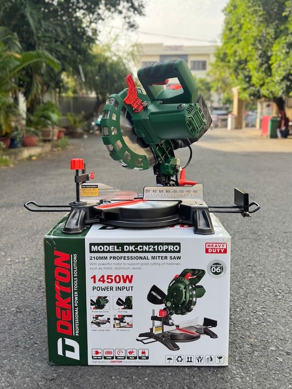 Máy Cắt Nhôm Trực Tiếp DEKTON DK-CN210PRO (1450W, Lưỡi 210mm)