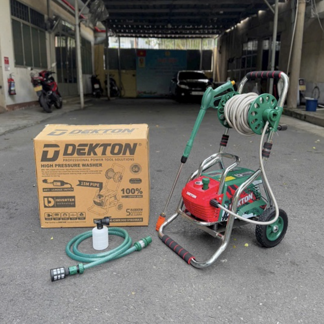Máy xịt rửa xe (Máy phun bắn tia nước áp lực cao) hiệu DEKTON, Model: DK-CWR3001PROMAX