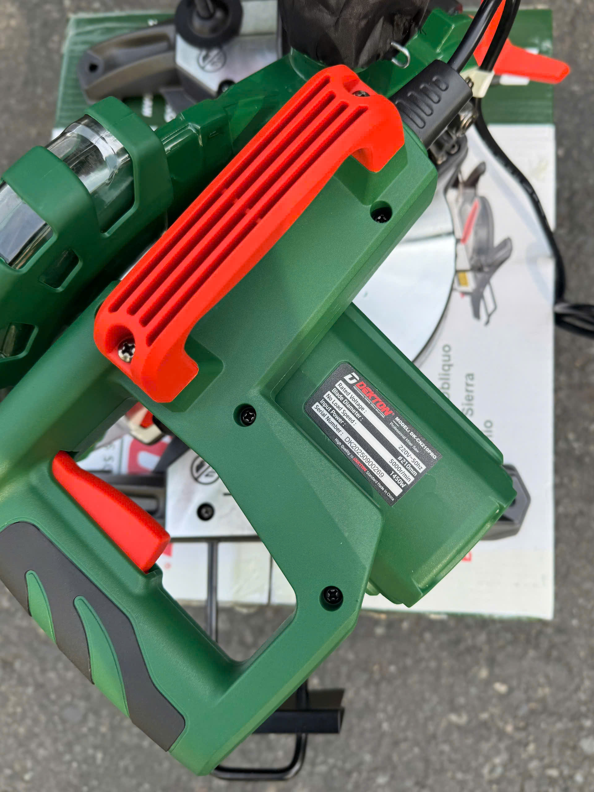 Máy Cắt Nhôm Trực Tiếp DEKTON DK-CN210PRO (1450W, Lưỡi 210mm)