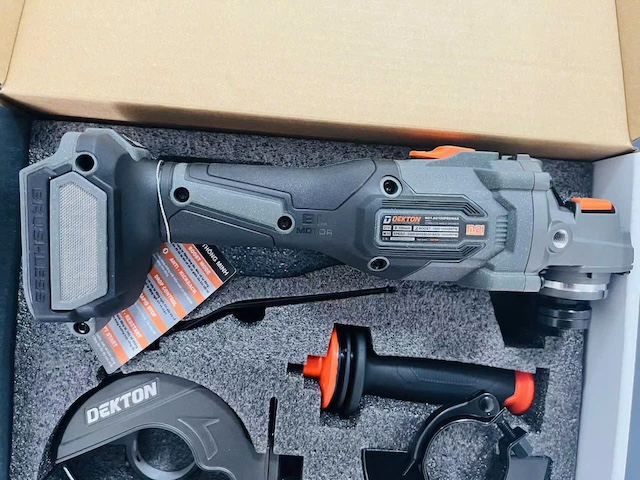 MÁY MÀI GÓC DÙNG PIN 21V DEKTON M21-AG100PROMAX CÓ 5 TÍNH NĂNG AN TOÀN
