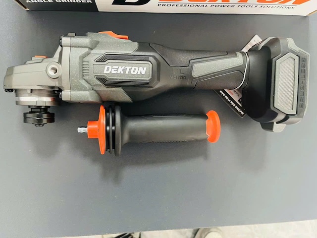 MÁY MÀI GÓC DÙNG PIN 21V DEKTON M21-AG100PROMAX CÓ 5 TÍNH NĂNG AN TOÀN