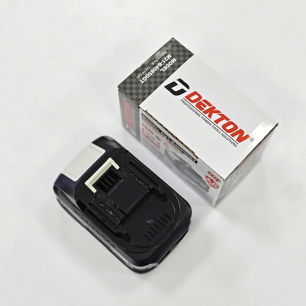 Pin Dekton M21-B4085DGT 21V 4.0Ah Dòng Xả 85A Sạc Nhanh 8A Pin Lithium Hệ M21 Chính Hãng