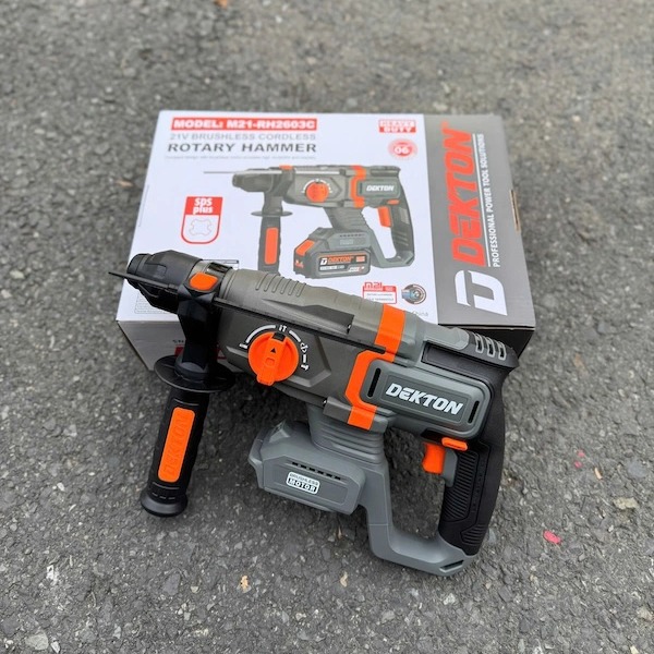 Máy khoan bê tông 3 chức năng hoạt động bằng pin 21V hiệu DEKTON - Model: M21-RH2603C