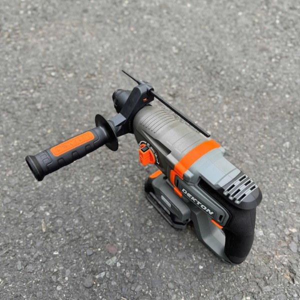 Máy khoan bê tông 3 chức năng hoạt động bằng pin 21V hiệu DEKTON - Model: M21-RH2603C