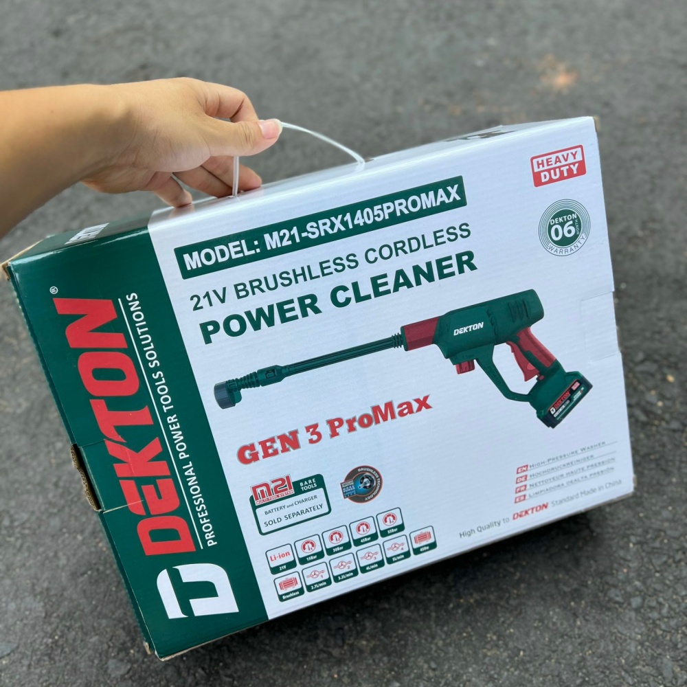 Máy xịt rửa xe (máy phun bắn tia nước áp lực cao), hiệu DEKTON, dùng pin, dạng cầm tay (ko kèm pin) M21-SRX1406PROMAX