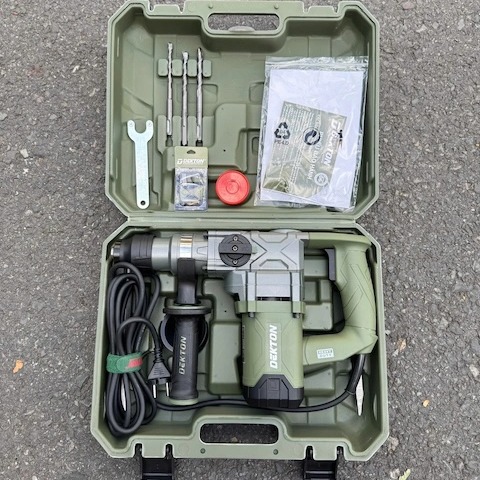 Máy khoan đục bê tông 2 chức năng 1050W Dekton DK-RH3002XPRO màu Oliu