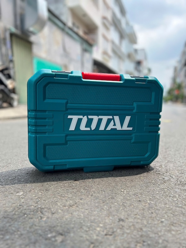 Bộ 166 Món Dụng Cụ Cầm Tay Total THKTHP41667 – Kèm Máy Khoan Búa 20V Không Chổi Than
