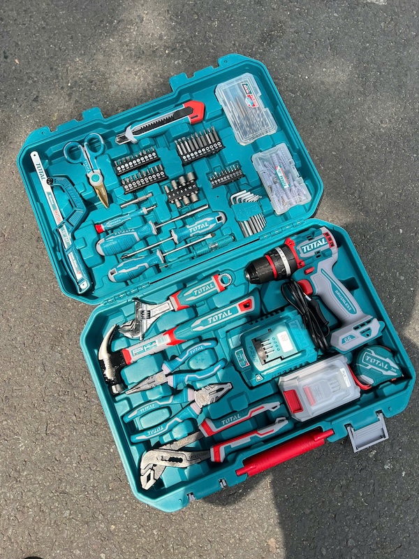 Bộ 166 Món Dụng Cụ Cầm Tay Total THKTHP41667 – Kèm Máy Khoan Búa 20V Không Chổi Than