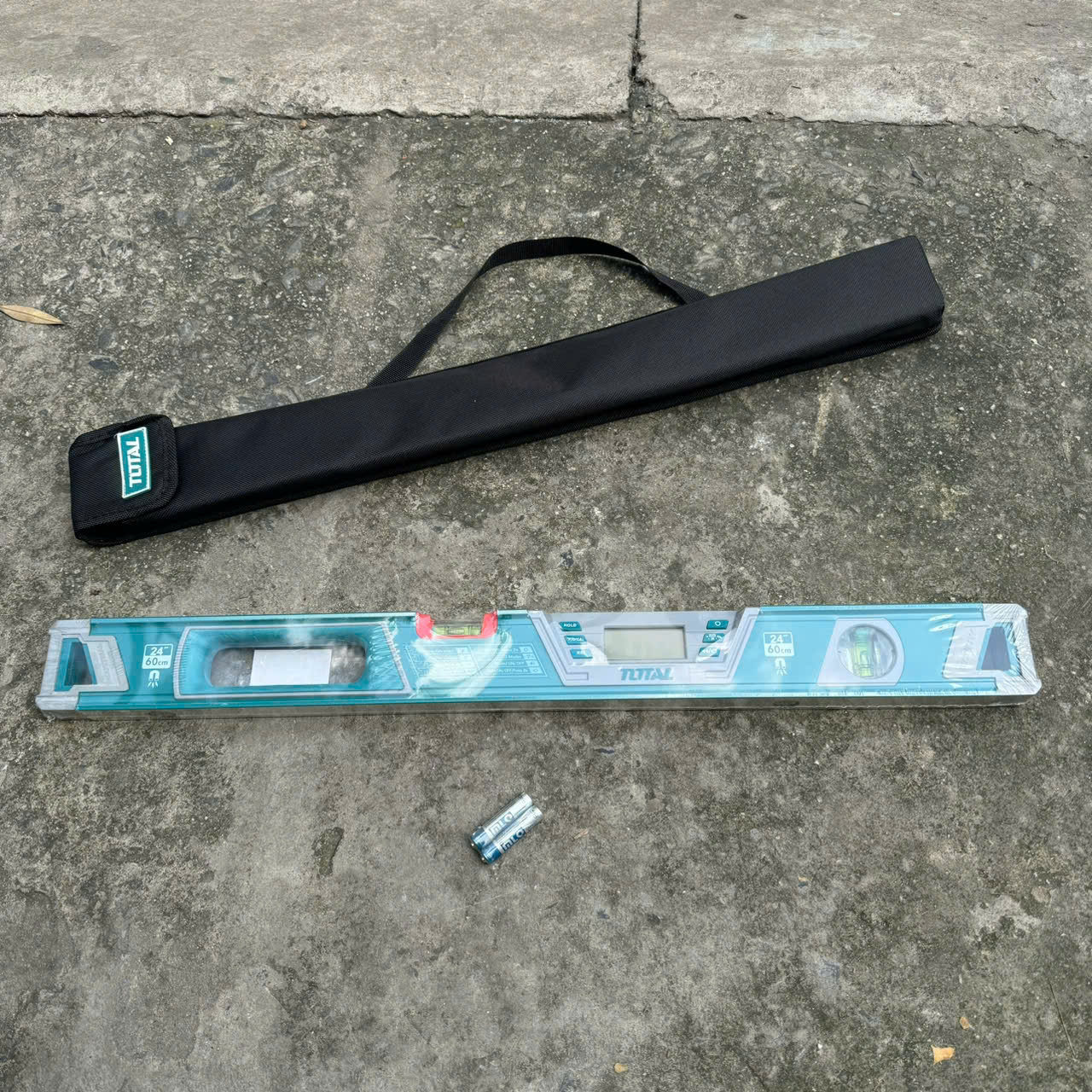 Thước thuỷ điện tử 600mm TOTAL TMT2606D
